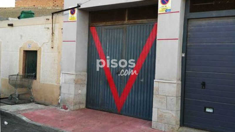Garaje en venta en Calle de Alborán, Centro (Distrito Núcleo Urbano. Roquetas de Mar) de 3.325 €