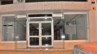 Local comercial en alquiler en Avenida de Modesto Lafuente, número SN, Campo de la Juventud-Santiago (Palencia Capital) de 990 €<span>/mes</span>