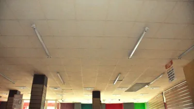 Local comercial en alquiler en Plaza de León, Centro (Palencia Capital) de 3.000 €<span>/mes</span>