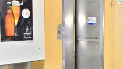 Local comercial en venta en Avenida de la Antigua Florida, número sn, Centro (Palencia Capital) de 200.000 €