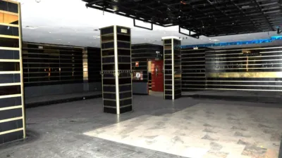 Local comercial en venta en Paseo de los Frailes, Campo de la Juventud-Santiago (Palencia Capital) de 300.000 €