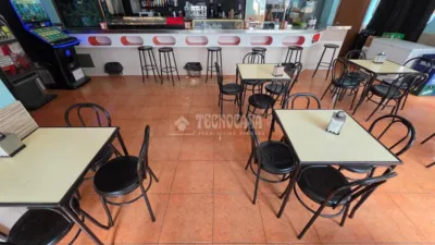 Local comercial en alquiler en Calle Sta. Lucía - Más