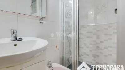 Piso en venta en Avinguda de Santa Coloma, cerca de Plaça de Pau Casals, Riu Nord-Riu Sud (Santa Coloma de Gramenet) de 239.000 €