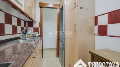 Piso en venta en Avinguda de Santa Coloma, cerca de Plaça de Pau Casals, Riu Nord-Riu Sud (Santa Coloma de Gramenet) de 239.000 €