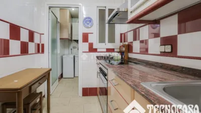 Piso en venta en Avinguda de Santa Coloma, cerca de Plaça de Pau Casals, Riu Nord-Riu Sud (Santa Coloma de Gramenet) de 239.000 €