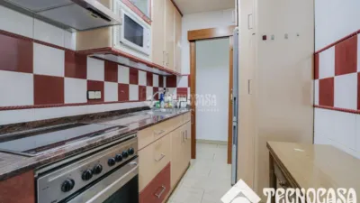 Piso en venta en Avinguda de Santa Coloma, cerca de Plaça de Pau Casals, Riu Nord-Riu Sud (Santa Coloma de Gramenet) de 239.000 €