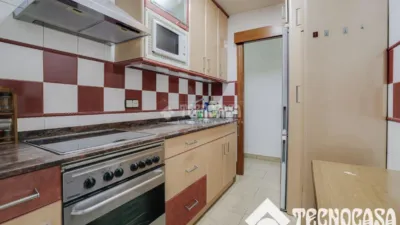 Piso en venta en Avinguda de Santa Coloma, cerca de Plaça de Pau Casals, Riu Nord-Riu Sud (Santa Coloma de Gramenet) de 239.000 €