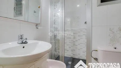 Piso en venta en Avinguda de Santa Coloma, cerca de Plaça de Pau Casals, Riu Nord-Riu Sud (Santa Coloma de Gramenet) de 239.000 €