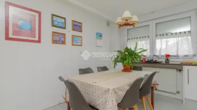 Semi-detached house in Zona Parque Sur photo 10