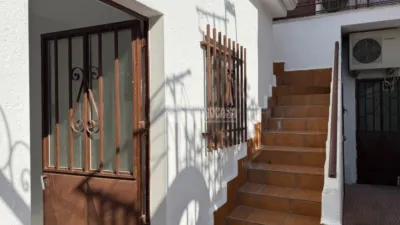 Detached house on Calle de Cacabelos photo 2