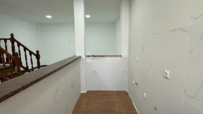 Detached house on Calle de Cacabelos photo 9