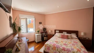 Apartment on Marqués de Santillana Street photo 2