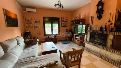 Single-family home in Carmona photo 9