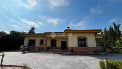 Single-family home in Carmona photo 24