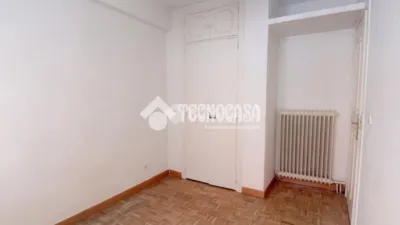 Apartment in Alameda de Osuna photo 3