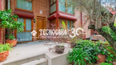 Semi-detached house in Alameda de Osuna photo 4
