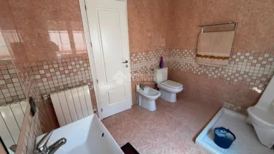 Casa adosada en venta en Calzada de Calatrava, Calzada de Calatrava de 140.000 €