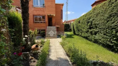 Semi-detached house in Fontenebro-Altavista photo 4