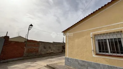Single-family home in Ataquines photo 4