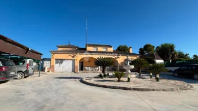 Rustic house on Monjas Street photo 3