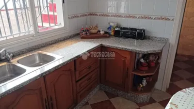 Single-family home on Mogrollos Street photo 8
