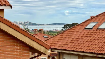 Semi-detached house on Calle de Román Rivas photo 2