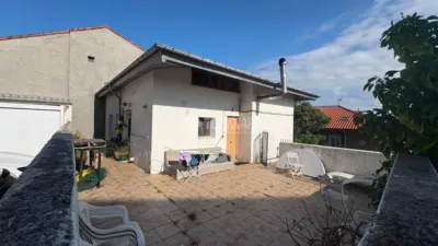 Single-family home on León Felipe Street photo 5