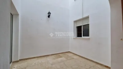 Single-family home on Calle de Cristóbal Colón photo 4