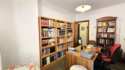 Flat in La Milagrosa-La Estrella-San Antón photo 18