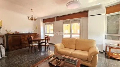 Flat in La Milagrosa-La Estrella-San Antón photo 6