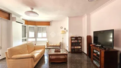 Flat in La Milagrosa-La Estrella-San Antón photo 8