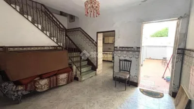 Semi-detached house on Prior Requena Street photo 3