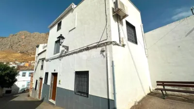 Semi-detached house on Pintor Zabaleta Street photo 2