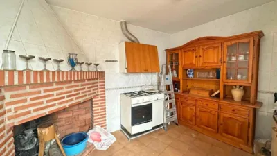 Semi-detached house on Prior Requena Street photo 20
