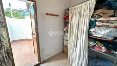 Semi-detached house on Prior Requena Street photo 24