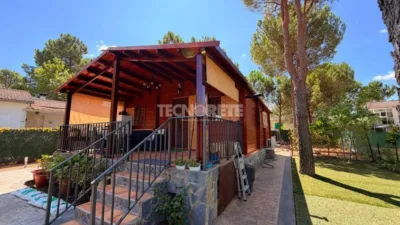 Single-family home on Calle de Soria photo 2