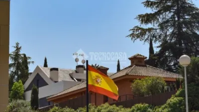 Flat on Reina Mercedes Street photo 19