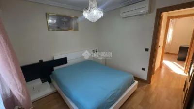 Apartment in Alameda de Osuna photo 9