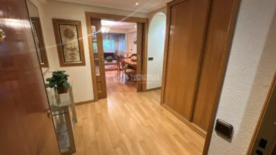 Apartment in Alameda de Osuna photo 2