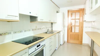 Apartment in Alameda de Osuna photo 2