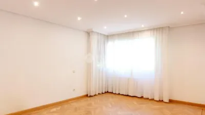 Apartment in Alameda de Osuna photo 8