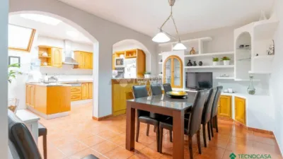 Semi-detached house in Barrio de Archilla photo 12