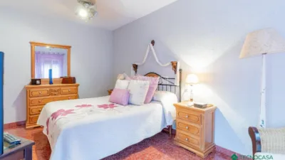 Semi-detached house in Barrio de Archilla photo 3