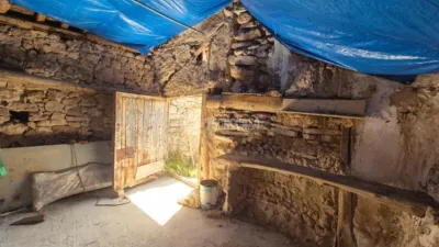Rustic house on Calle Medinaceli photo 9