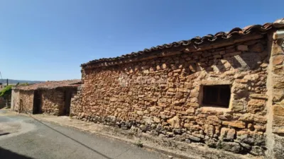 Rustic house on Calle Medinaceli photo 26