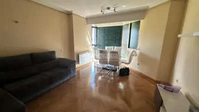 Apartment in Alameda de Osuna photo 4