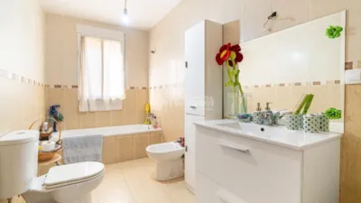 Semi-detached house in Jun photo 18