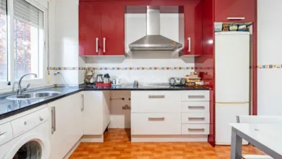 Semi-detached house in Jun photo 10