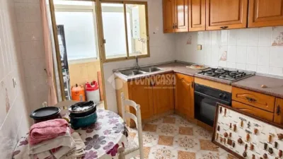 Flat on Martínez de Velasco Street photo 17