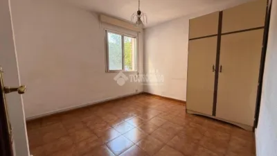 Flat on Reina Mercedes Street photo 8